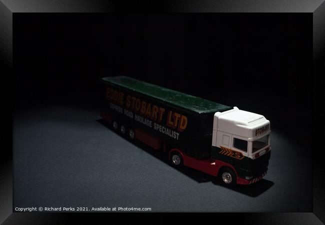Eddie Stobart - Daf truck in the spotlight Framed Print by Richard Perks