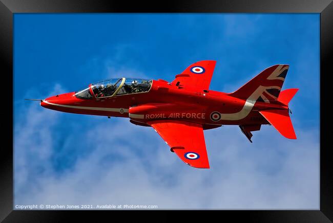 RAF Red Arrows XX242 Hawk display aircraft in flight. Framed Print by Ste Jones