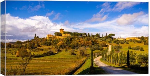 Beautiful country estate in Tuscany Italy  Canvas Print by Erik Lattwein