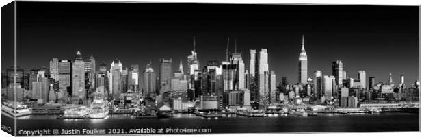 Mid Manhattan skyline Panorama, New York Canvas Print by Justin Foulkes