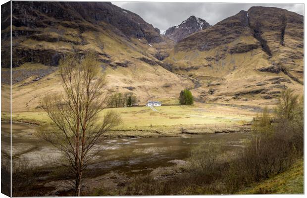 Cottage at Glencoe Canvas Print by chris smith