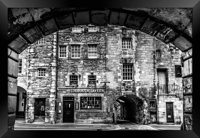 Tolbooth tavern Edinburgh Framed Print by chris smith
