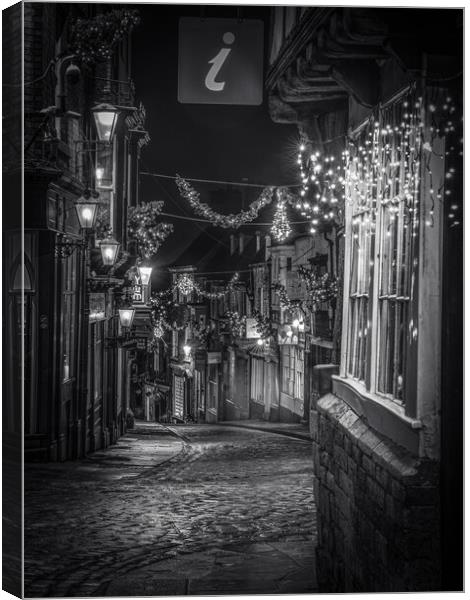 Steep Hill Lincoln at night Canvas Print by Andrew Scott