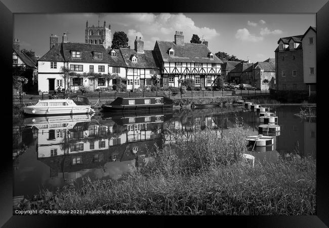 Tewkesbury, idyllic riverside cottages Framed Print by Chris Rose