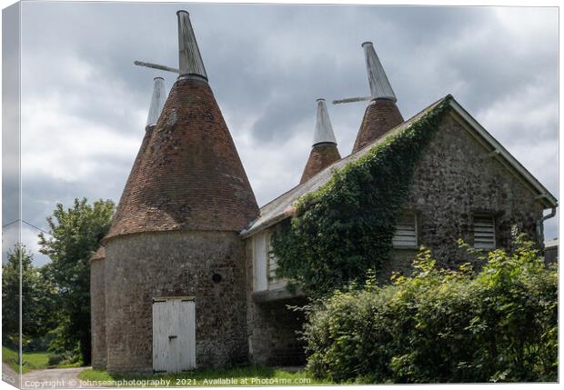 Traditional converted Oast Houses near Ightham Mote, Ivy Hatch,  Canvas Print by johnseanphotography 