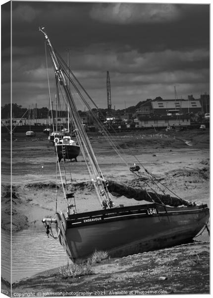 The Endeavour at low tide, Leigh on Sea Canvas Print by johnseanphotography 
