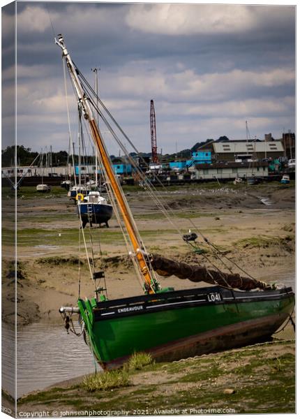 The Endeavour at low tide, Leigh on Sea Canvas Print by johnseanphotography 