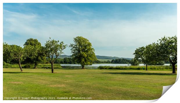 Lochside Park and Carlingwark Loch at Castle douglas on a summers day, Scotland Print by SnapT Photography