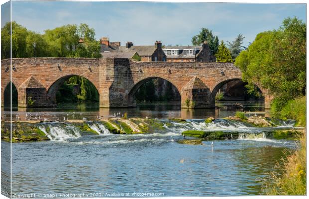 The Devorgilla Bridge, Cauld and River Nith in the centre of Dumfries Canvas Print by SnapT Photography