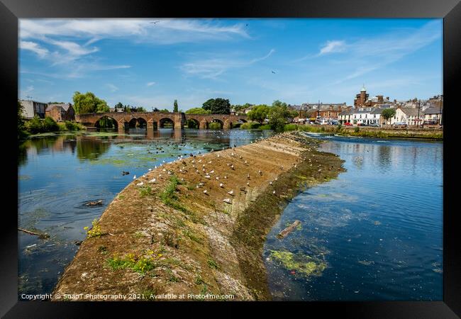 Low water and a dry caul weir during a summer drought on the River Nith Framed Print by SnapT Photography