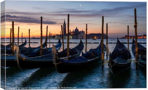 Venice gondolas at sunrise Canvas Print by Marcin Rogozinski