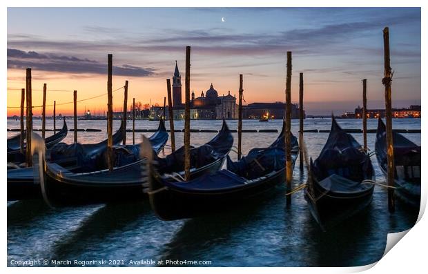Venice gondolas at sunrise Print by Marcin Rogozinski