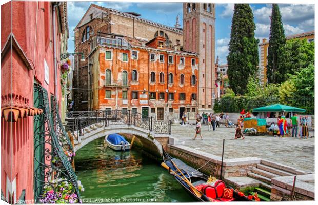Enchanting Venice Canals Canvas Print by Roger Mechan