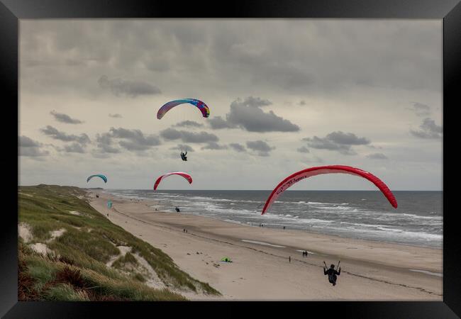 Dünensoaring bei Hvide Sande Framed Print by Thomas Schaeffer