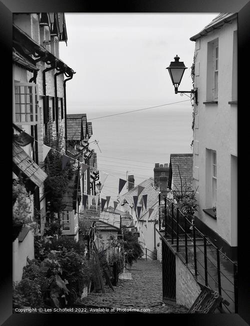 Clovelly  North Devon  Framed Print by Les Schofield