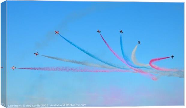 The Red Arrows  Canvas Print by Roy Curtis