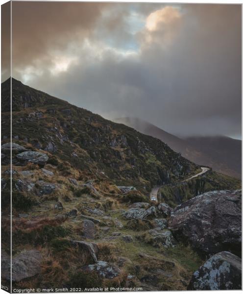 Conor Pass, County Kerry Canvas Print by mark Smith
