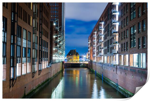 Wonderful warehouse district in Hamburg by night Print by Erik Lattwein