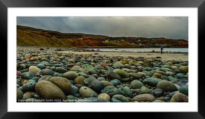 Large rounded stones upon Braes Beach Framed Mounted Print by Richard Smith