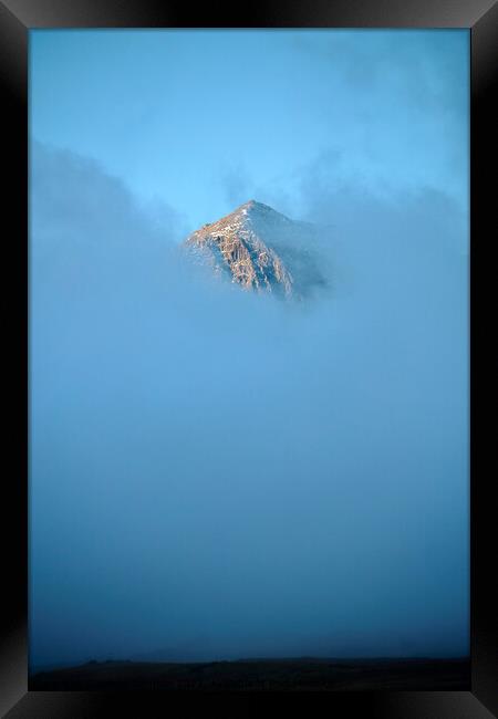 Snowdon in the mist Framed Print by Simon Johnson