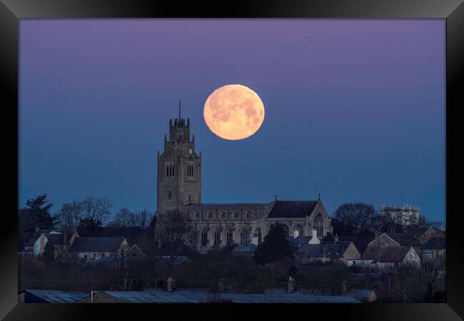 Wolf Moon setting over St Andrew's Chrurch, Sutton-in-the-Isle  Framed Print by Andrew Sharpe