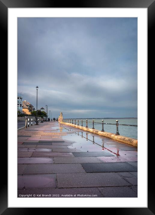 Cowes seafront, Isle of Wight Framed Mounted Print by KB Photo