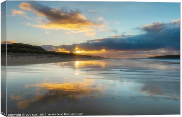 Luskentyre  Beach at Sunset Canvas Print by Guy Keen
