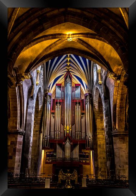 St Giles' Cathedral Edinburgh Framed Print by chris smith