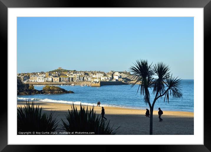 St. Ives - Sunshine, Shadow and Silhouettes. Framed Mounted Print by Roy Curtis