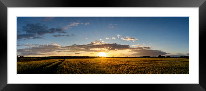 Final light of day Framed Mounted Print by David McGeachie