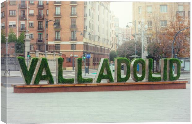 Valladolid, SPAIN - December 20, 2020: urban sign welcoming the city Canvas Print by David Galindo