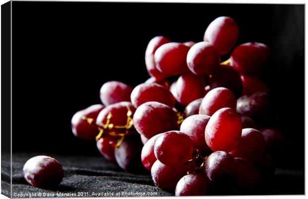 Red Grapes Canvas Print by Dave Menzies