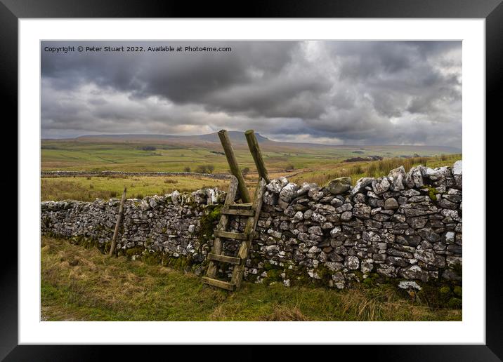 Hill walking around Horton in Ribblesdale in the Yorkshire Dales Framed Mounted Print by Peter Stuart