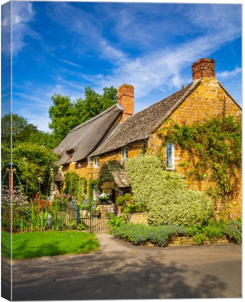 Old cotswold stone house in Ilmington Canvas Print by Steve Heap
