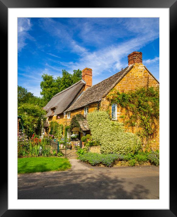 Old cotswold stone house in Ilmington Framed Mounted Print by Steve Heap