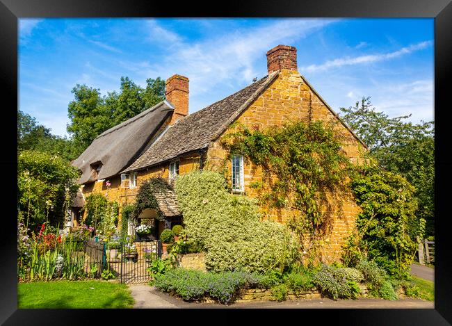 Old cotswold stone house in Ilmington Framed Print by Steve Heap