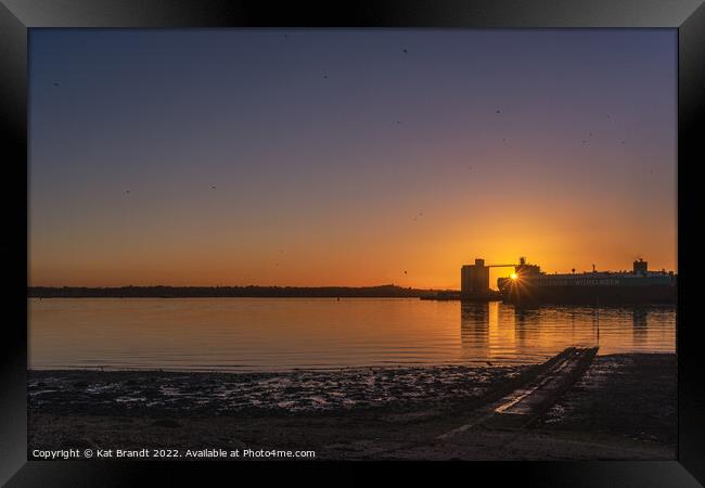 Southampton Water at Sunset Framed Print by KB Photo