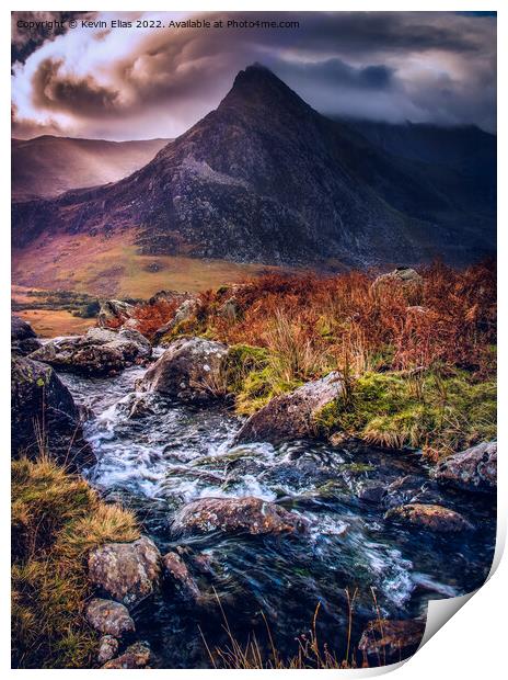 Tryfan mountain Print by Kevin Elias