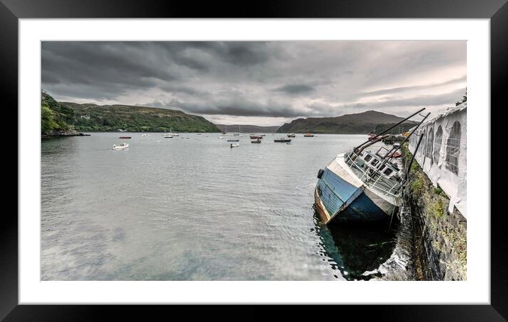 Portree harbour Framed Mounted Print by Alan Tunnicliffe