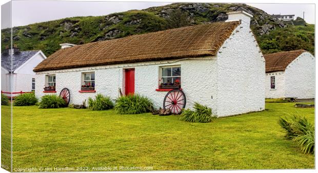 Irish thatched cottage, County Donegal, Ireland Canvas Print by jim Hamilton