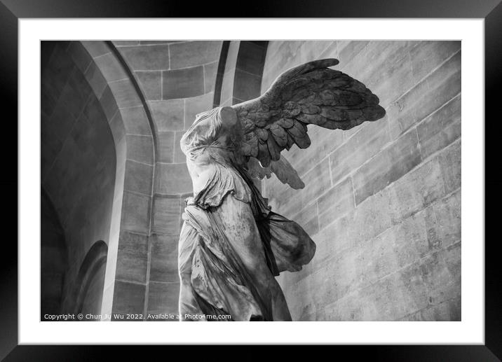 Victoire de Samothrace (Winged Victory of Samothrace), a Greek sculpture exhibited at Louvre Museum in Paris, France Framed Mounted Print by Chun Ju Wu