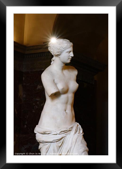 Venus de Milo (Aphrodite of Milos), one of the most famous ancient Greek sculpture, on display at the Louvre Museum in Paris, France Framed Mounted Print by Chun Ju Wu
