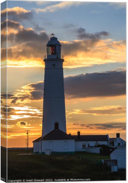 Sunset at Nash Point Lighthouse  Canvas Print by Heidi Stewart