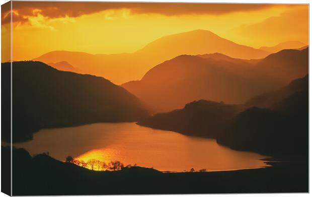 Snowdonia sunsegt Canvas Print by Simon Johnson