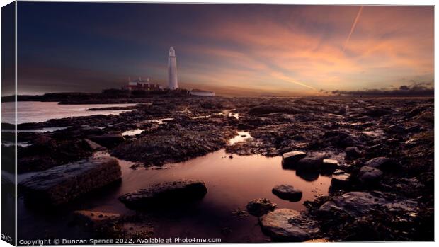 St Marys Lighthouse Canvas Print by Duncan Spence