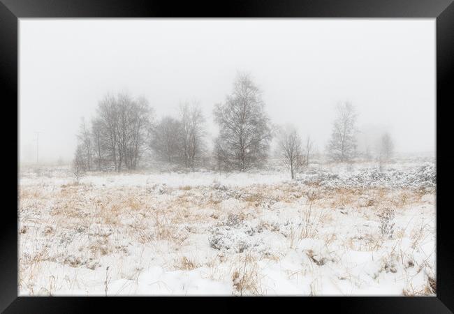 Snow covers the landscape  Framed Print by chris smith