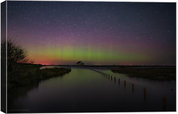The Northern lights pay a visit to Thornham  Canvas Print by Gary Pearson