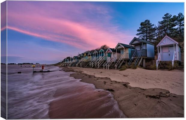 Lingering colours of sunset -Wells-next-the-Sea Canvas Print by Gary Pearson
