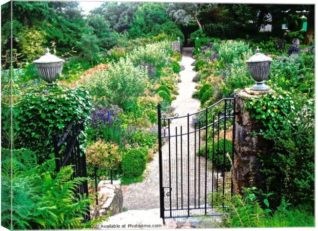 Welcome to the garden! Canvas Print by Stephanie Moore