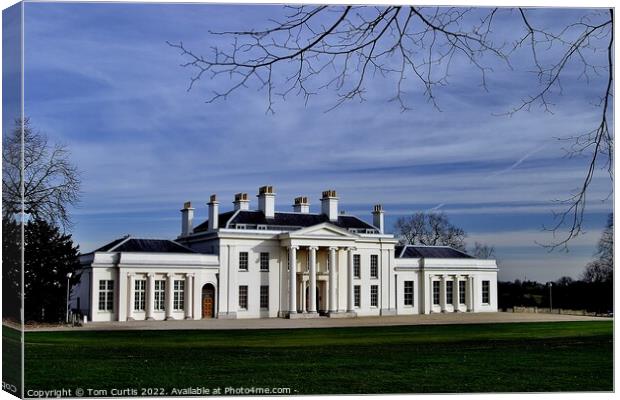 Hylands House Chelmsford  Canvas Print by Tom Curtis